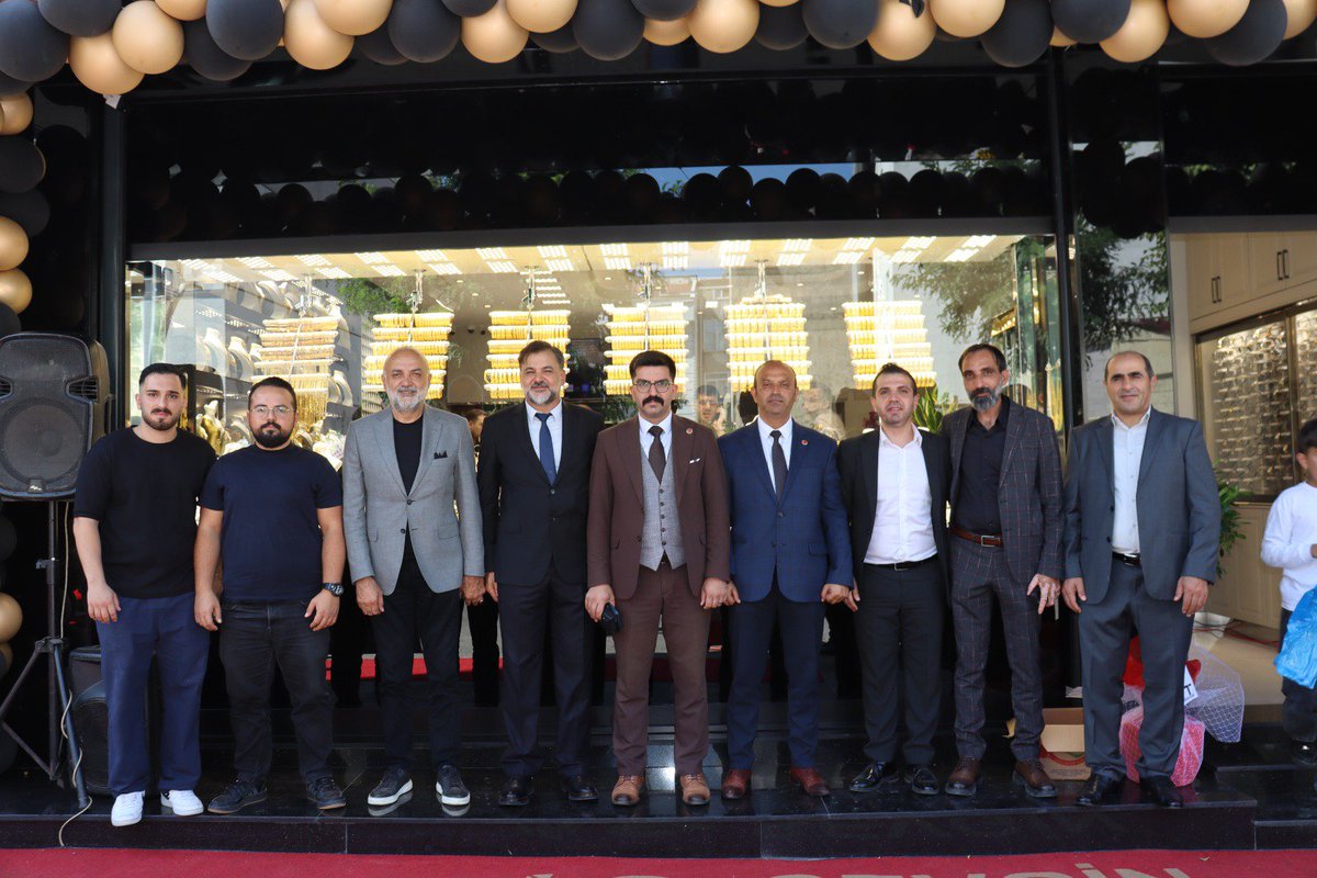 MHPTuzla__'s tweet photo. İlçe Yönetim Kurulu Üyelerimizle birlikte, Sn.Sedat ERKAN'ın Yayla Mahallesinde hizmete açtığı SEVGİN Kuyumculuk'un açılış programına katılım sağladık.

#MHPİstanbul
#MHPTuzla
#OnurESEN https://t.co/v8fz5h4dBy