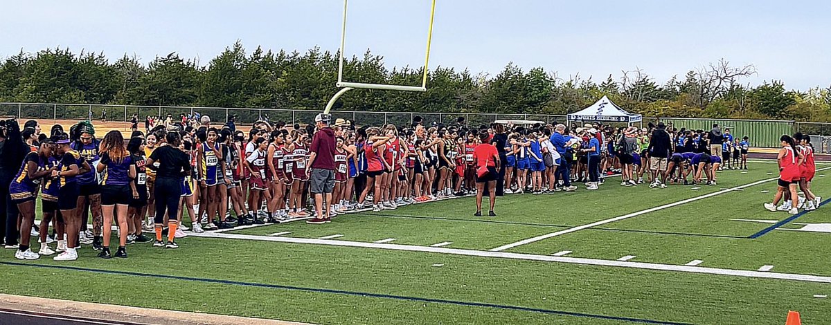 SamTasbyFB's tweet photo. Its going down this morning. Great day for some Cross Country. @NeshaMaston @ElizabethBA10 @treytrey04 https://t.co/5WPtv1JaQ8