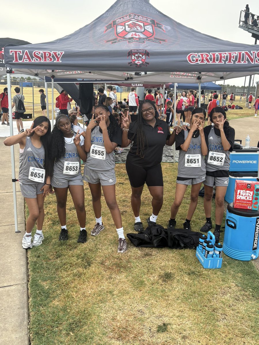 SamTasbyFB's tweet photo. Its going down this morning. Great day for some Cross Country. @NeshaMaston @ElizabethBA10 @treytrey04 https://t.co/5WPtv1JaQ8