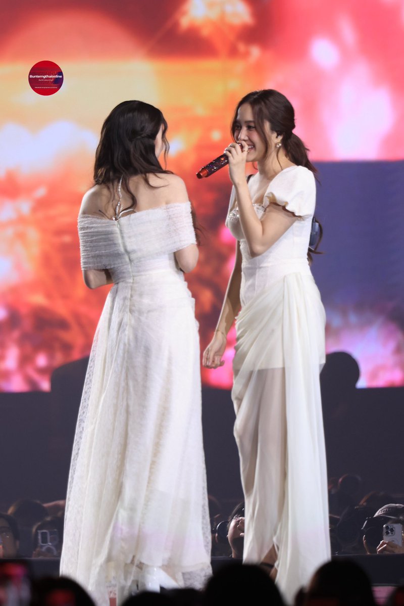 Bunterngonline's tweet photo. ฟรีน สโรชา และ  เบคกี้ รีเบ็คก้า"  ในงาน " 4 ELEMENTS INFINITE BONDS FAN MEETING " ✨

4E OUR INFINITE MOMENTS
#4ElementsInfiniteBonds 
#srchafreen
#Beckysangels
#FreenBecky‌ https://t.co/43csB1wcPw