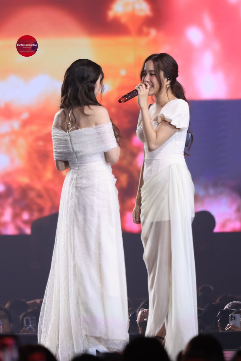 Bunterngonline's tweet photo. ฟรีน สโรชา และ  เบคกี้ รีเบ็คก้า"  ในงาน " 4 ELEMENTS INFINITE BONDS FAN MEETING " ✨

4E OUR INFINITE MOMENTS
#4ElementsInfiniteBonds 
#srchafreen
#Beckysangels
#FreenBecky‌ https://t.co/43csB1wcPw