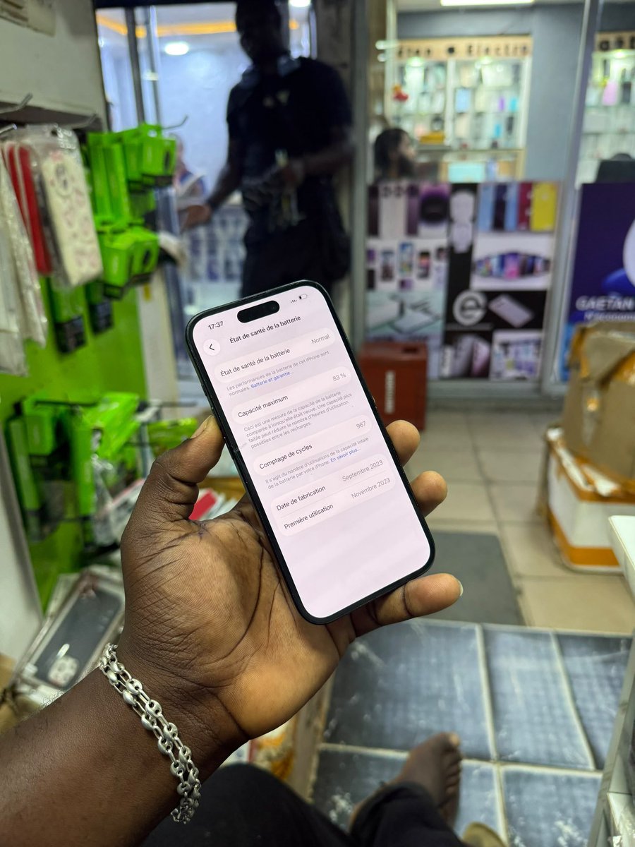 PassiTronics's tweet photo. LIQUIDATION

iPhone 15simple 128gb 🇨🇦
Etat de Batterie 83% 

Prix : 250.000 XAF

Rejoins notre groupe de liquidation pour ne rien louper😌
👉🏽 https://t.co/ME3HWt8EzP

💬 Appel ou WhatsApp au 691 24 97 04  
📍 Douala – Akwa 
🚚 Expédition Possible partout
✅ Facture &amp; Garantie https://t.co/RirFOOoXBY