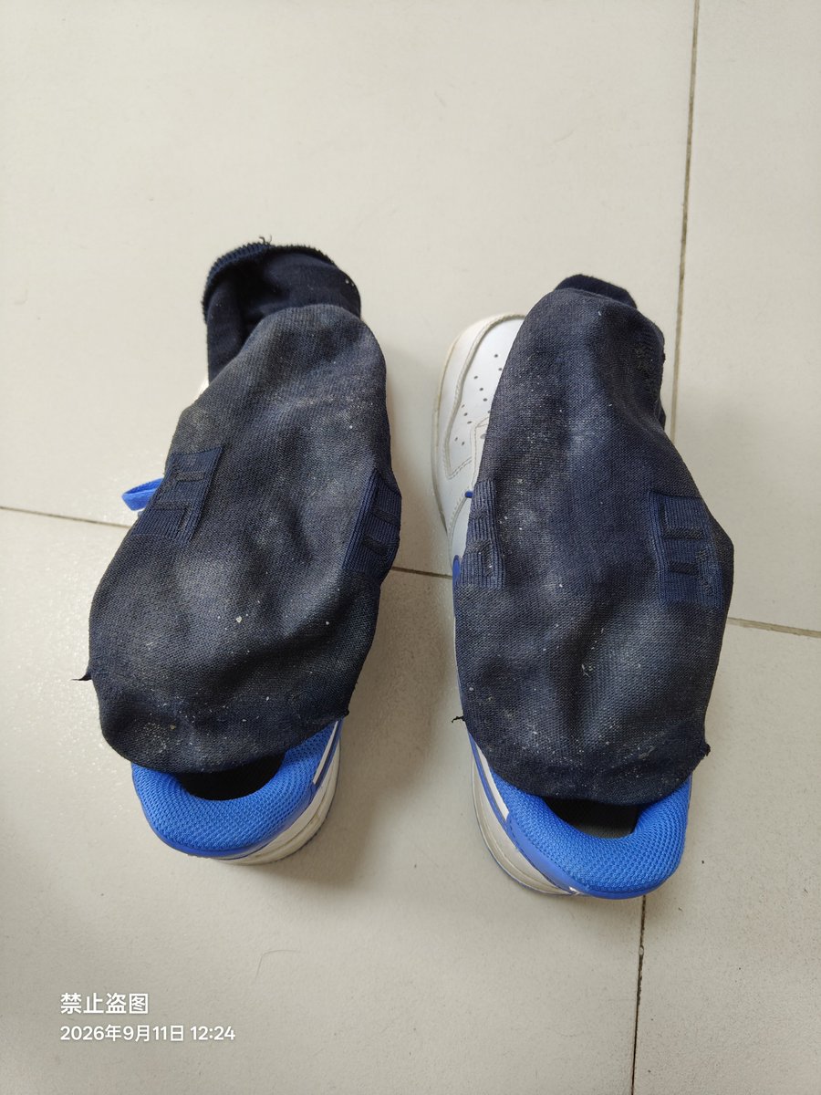 zhanchengzhi123's tweet photo. 今天老朋友要袜子，收拾了一些，打包，然后手就开始痒了，消毒洗手液洗手，别手上感染脚气。太可怕了 https://t.co/MPySeOl5dH