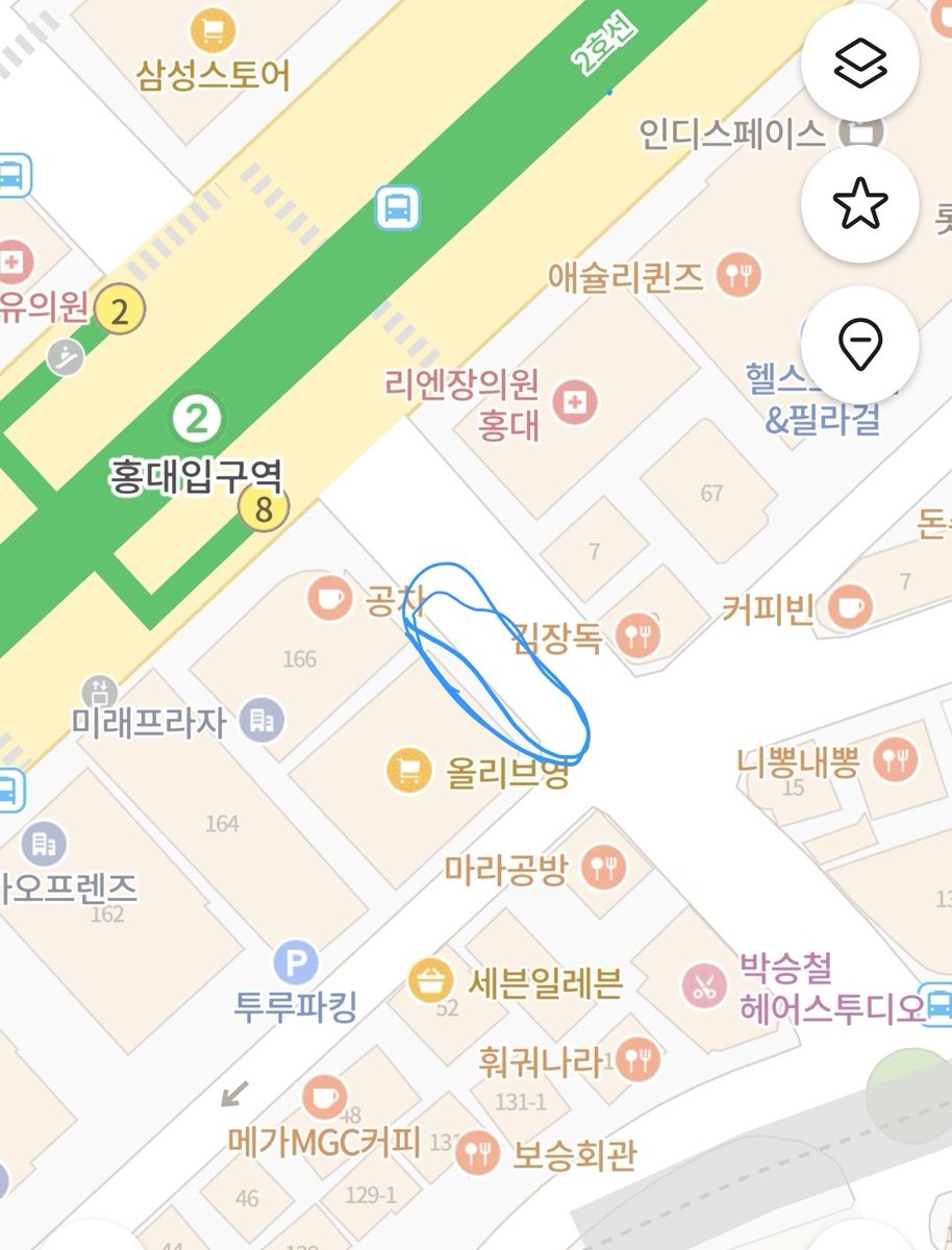 roooo_0001's tweet photo. 공익 공유
Ak말고 8번출구로 나와서 표시된 쪽에 한 5시? 저녁쯤에 가면(정확히시간은모름) 타코야끼 아조시오시는데 진짜 진짜 내가 먹어본 타코야끼 중 제일 맛있었음 바로 만들어서 주시고 소스도 다양하고 사람도 많이 사먹어서 회전력도 좋음 https://t.co/83og6kUcMI