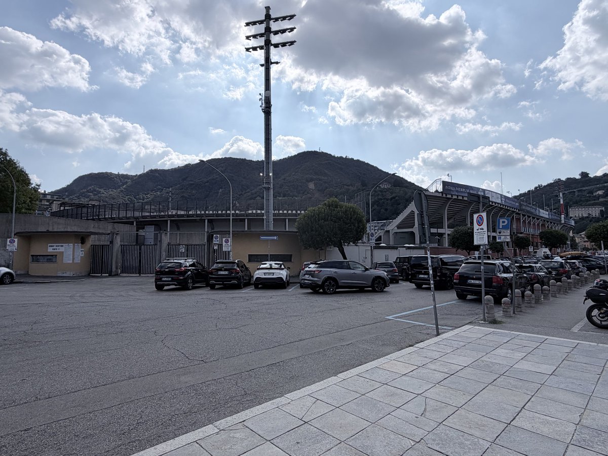 JEFitz76's tweet photo. Day in como. 
Second football stadium of trip https://t.co/EzgJTvLAvo