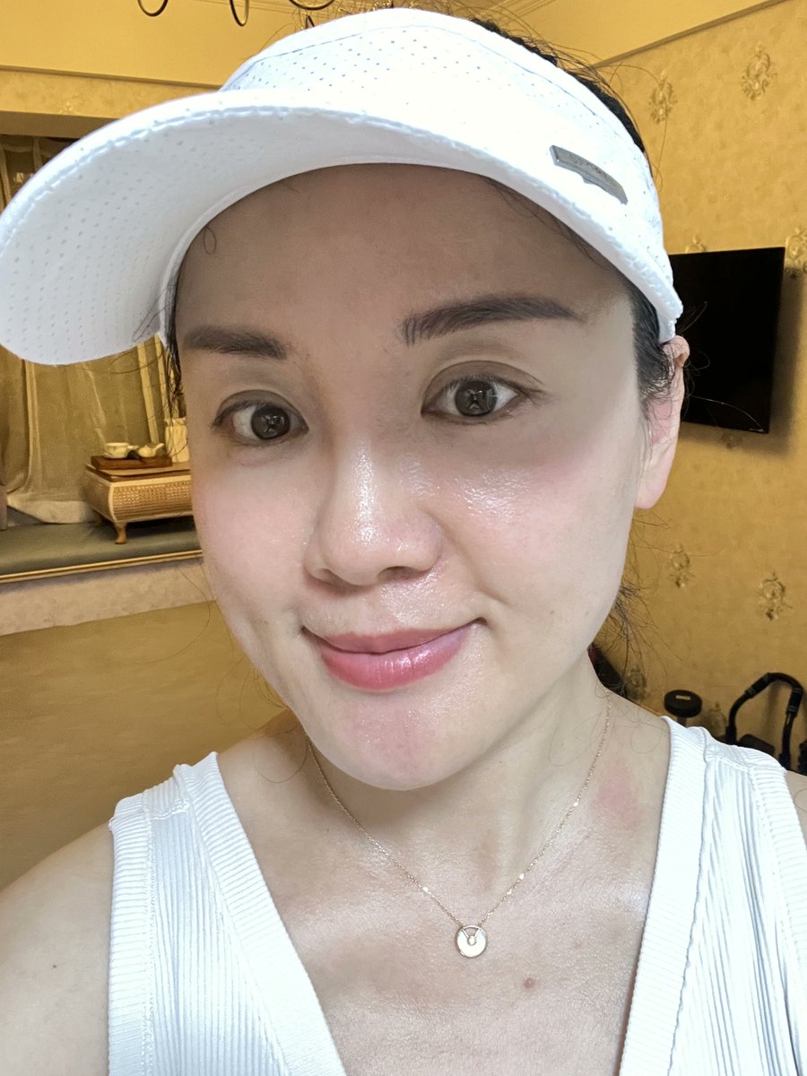 kuapennn's tweet photo. 老天爷 为什么让我在最想做爱最适合做爱的年纪没爱做，太过分了~ https://t.co/Fw9vyGUY4M