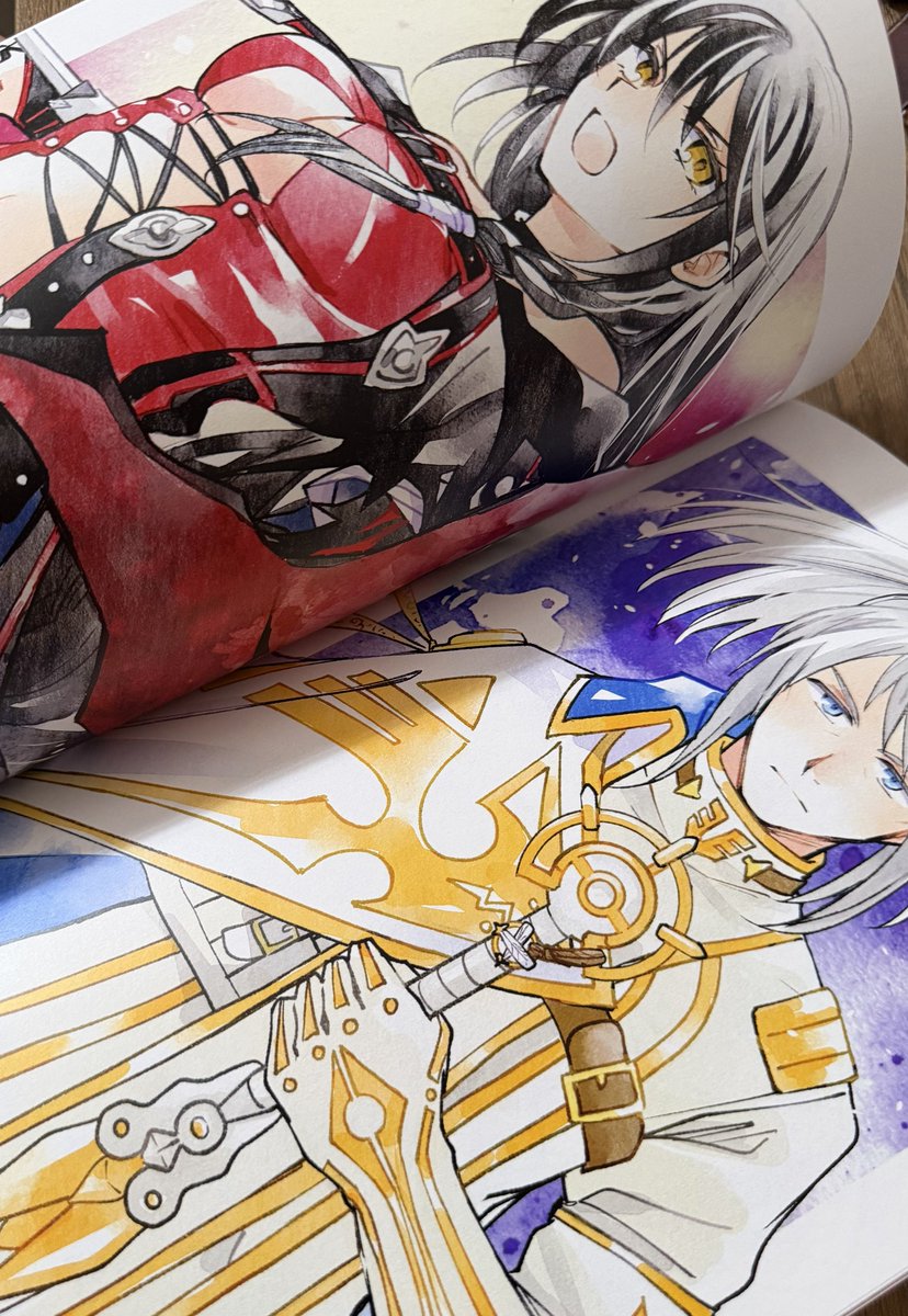 enoki_kino's tweet photo. イラスト本お試し刷りめちゃくちゃ良い感じでした！！！嬉しい！！紙質や厚さ、色合いなどすべて理想どおりだったのでこれで正式に発注＆入稿できる…！
タイトルは箔押しにする予定なのでちょっとだけキラキラします https://t.co/mW37Ytc9Y4