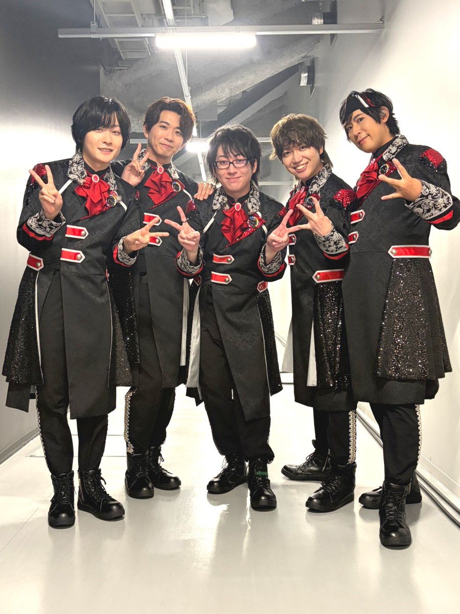 shirai_universe's tweet photo. 『#SideM11th_day1』ご来場、ご視聴ありがとうございました＼(^o^)／
今日1日、プロデューサーのみんなと一緒に素敵な物語を紡げました✨✨✨
それは今まで辿ってきた道があるからこそ！！
これからも315な物語を一緒に綴り続けよう🍩
楽しかったぁぁあああああ＼(^o^)／
#SideMってかっこいい
#SideM https://t.co/sJ0LzYCFeu