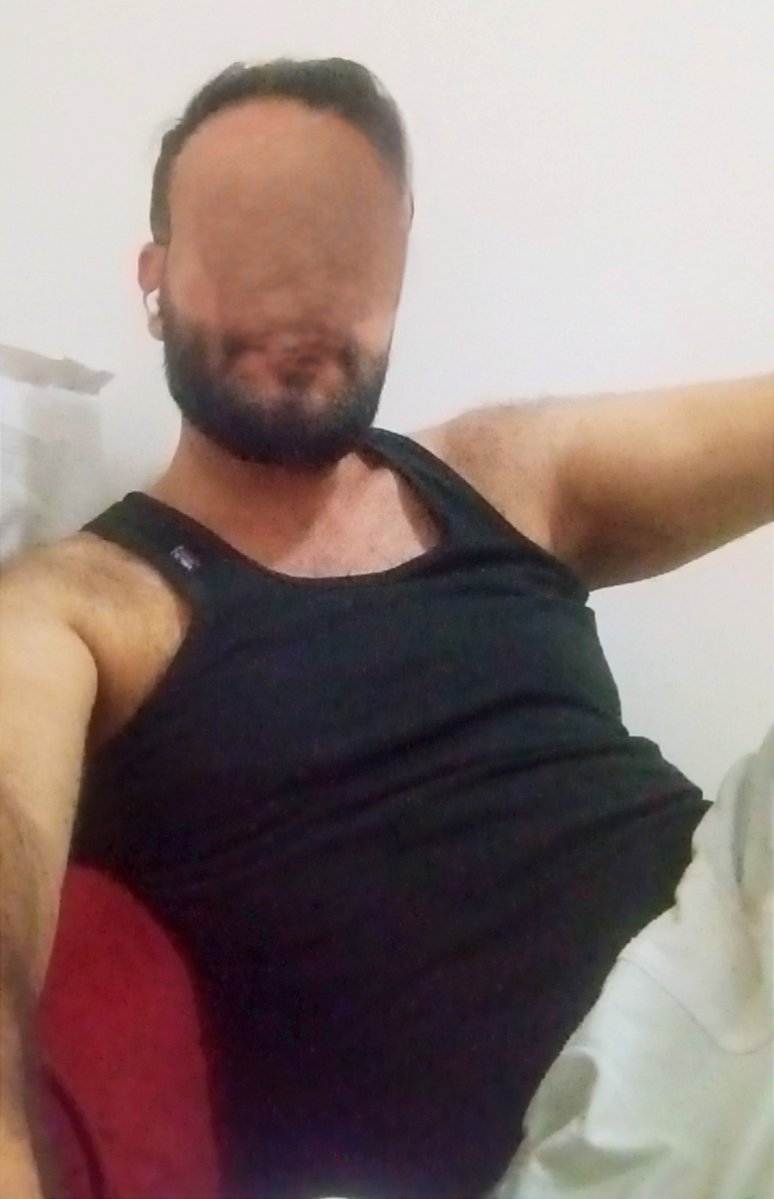iFreeMan88's tweet photo. لما الواحد مننا يحب بصدق بتصير معه حالة غريبة وهي أنه يشوف الحياة بعيون اللي يحبه واجمل شيء لما يكون اللي تحبه سند لك ويقويك ويخليك تشوف الحياة من أماكن جديدة ما كنتش منتبه لها ويخاف عليك زيما يخاف على نفسه مش بس يفكر كيف يستغلك أو يحاول يسيطر عليك ويتملكك https://t.co/Nc4qtFsMUN