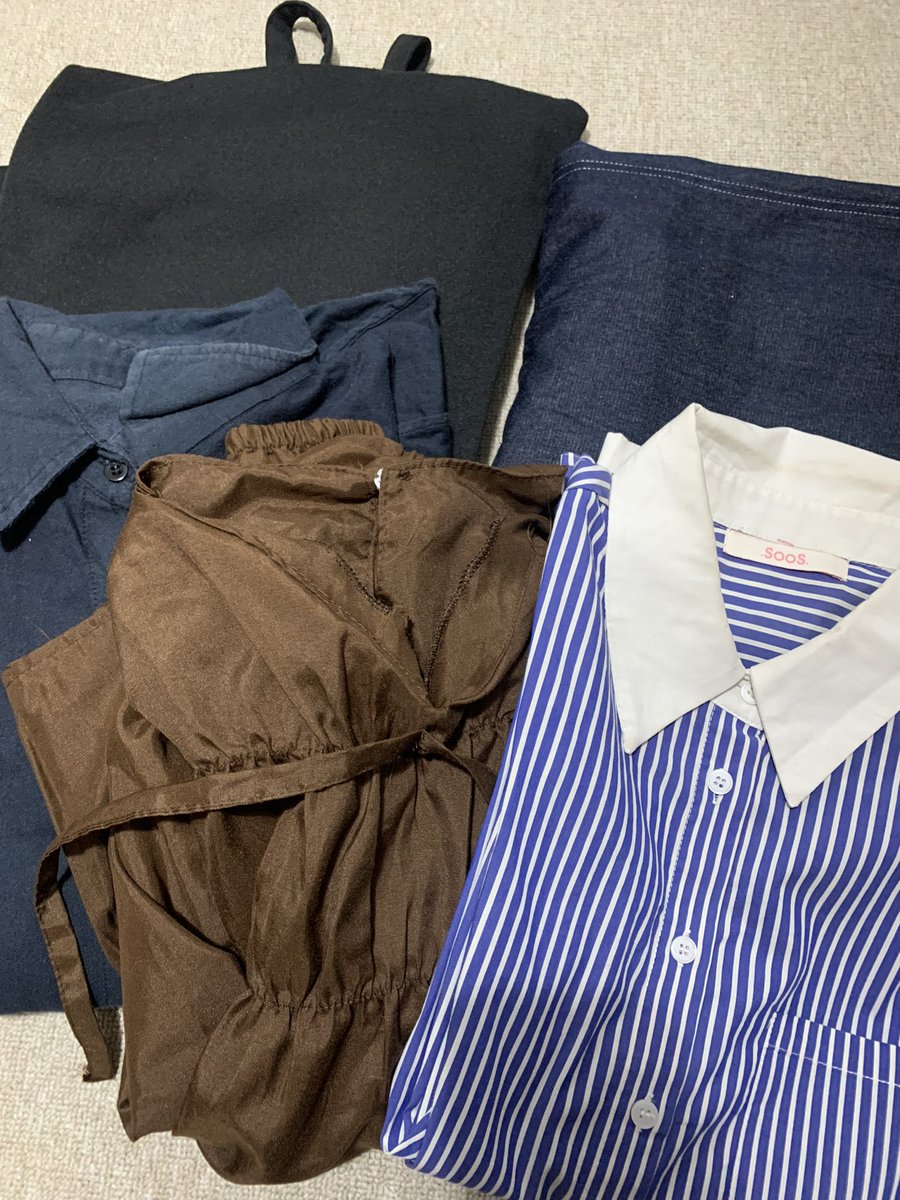 berrykylan's tweet photo. wts kemeja, celana, jumpsuit, blouse, top, start from 27k aja, habis beresin lemarii, udah jarang dipake jadi wts aja🫰🏻 https://t.co/ZNmzyUz45K