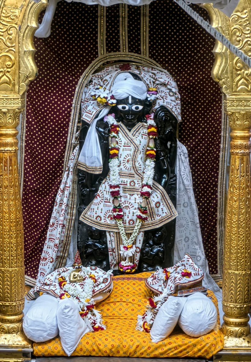 AjayPat24079854's tweet photo. @alkeshmshah Jay Ranchhodji 🙏 https://t.co/EKrRUB1np4