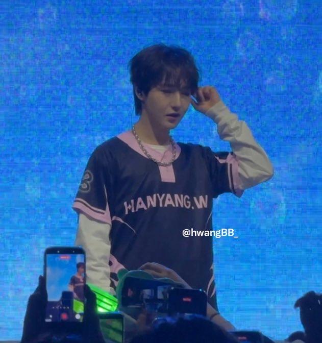 hwangBB_'s tweet photo. 저화질 뚫고 나오는 존예력 말 안돼 https://t.co/5y5EIpciX9