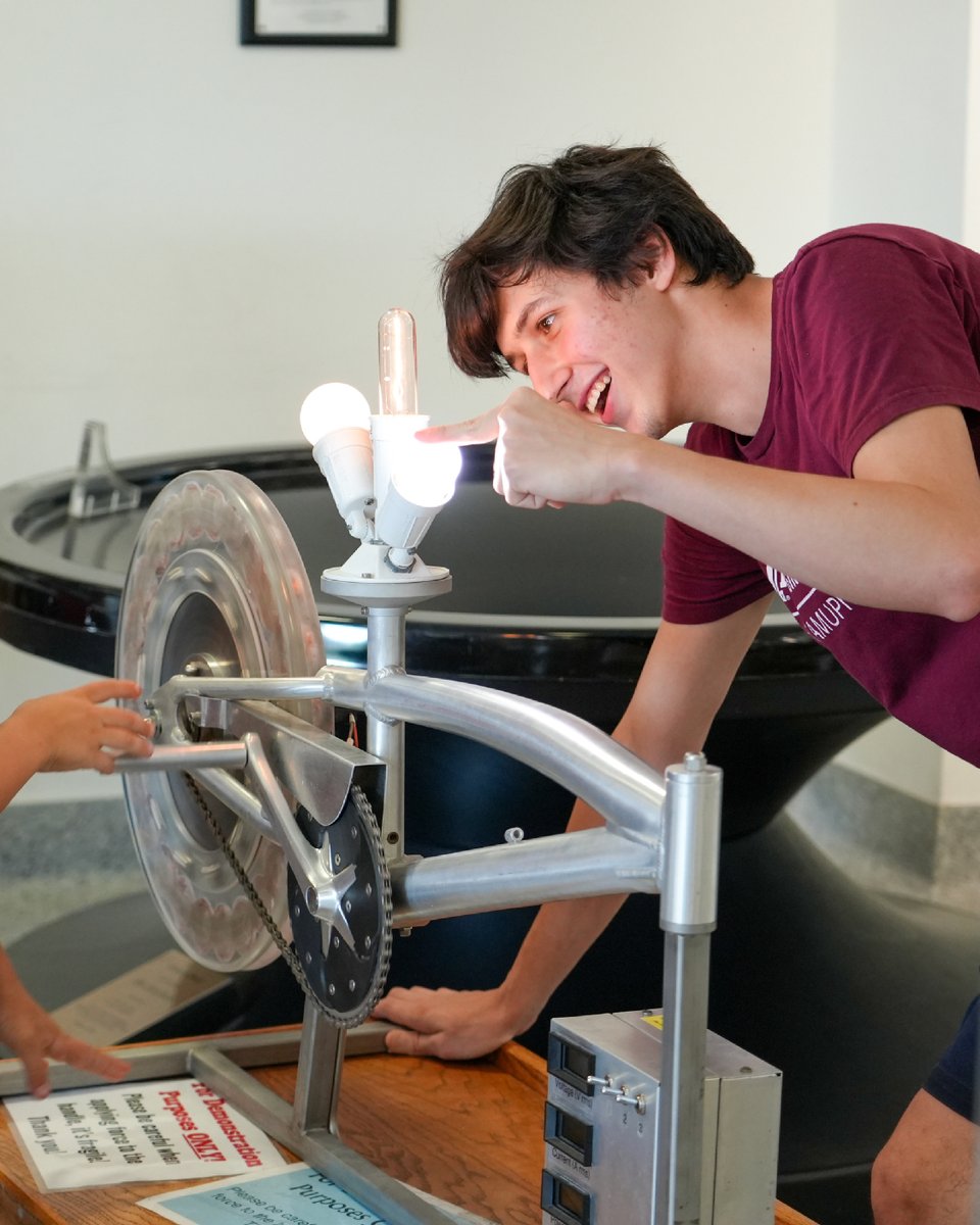 TAMUPhysAstr's tweet photo. This year has started off with a bang! 🧪💥
Enjoy some of our favorite moments from #FirstFriday in @Downtown_Bryan and #GamedayPhysics!
See more at https://t.co/CfCtdDEhJh
#Physics #TAMU #FamilyFun https://t.co/KE1HWGuaLJ