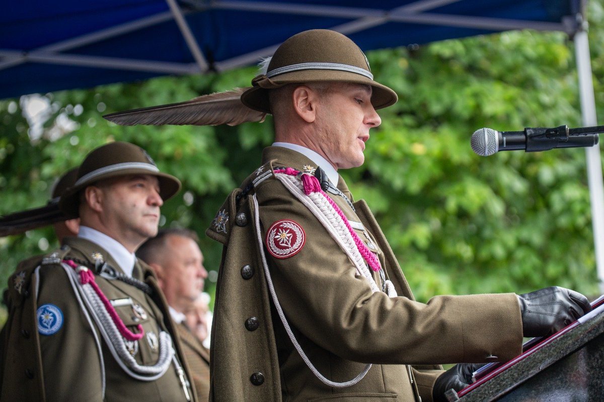 21_bsp's tweet photo. Przysięga wojskowa żołnierzy #DZSW w Przemyślu. 🇵🇱
Dziś żołnierze Dobrowolnej Zasadniczej Służby Wojskowej z jednostek #21BSP złożyli uroczystą przysięgę wojskową.
To wyjątkowy moment w życiu każdego żołnierza i kolejny krok na wojskowej ścieżce.
Gratulujemy! https://t.co/mIwUd4ud2V