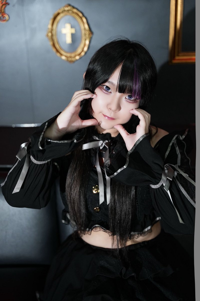 devi_cure's tweet photo. 🦇でびキュアキャスト🪽

みゅ
Instagramアカウント
https://t.co/BWAenMdwT6

🎂11月3日

MBTI ◇ INTP
チャームポイント ◇ 左目の際にあるほくろ
すきなもの ◇ 音ゲー、麻雀、ハロプロ、ハードコア

好きなものが偏って生きてる真のオタクとしてオタク話は私に任せてください＞𖥦＜
麻雀が大好きで最近リアル麻雀に手を出しました♪
音ゲーはボルテを嗜んでるつよつよインペリアルです♡ハロプロはずっとだいすき！生涯モーニング娘。を推してます
ちゃんと常識を考えて生きてる女の中で一番のやばい女だと思ってるのでぜひやばい女を浴びてください❣️

#大阪コンカフェ　#心斎橋コンカフェ　#宗右衛門町コンカフェ　#大阪コンカフェ嬢　#でびキュア