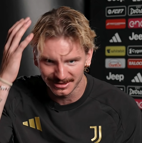 juven_xtra's tweet photo. 🇩🇪🗣️ Nick Woltemade: "My hair already has an Italian style; I don't have curls anymore." @DAZN_IT https://t.co/FtQQfI8cty
