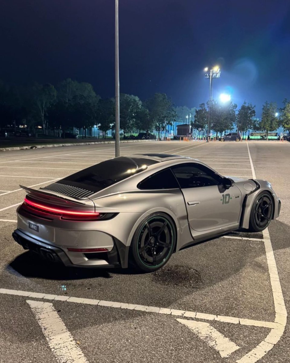 ZyroCar's tweet photo. Porsche 911 Turbo S https://t.co/VJCat6uo41
