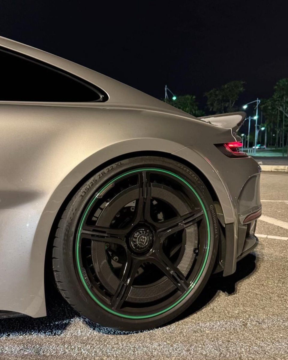 ZyroCar's tweet photo. Porsche 911 Turbo S https://t.co/VJCat6uo41