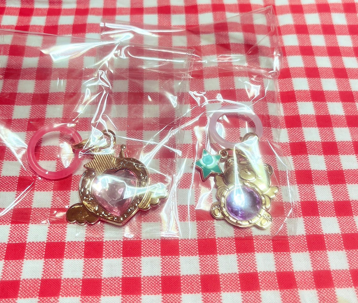 Rico_048's tweet photo. 魔法少女　めじるしマイチャーム　交換

（譲）イエロースター、ピンクハート、パープルベア
（求）ブルースター、レッドハート

大阪から手渡し優先、優先可 https://t.co/qHDIC1707q