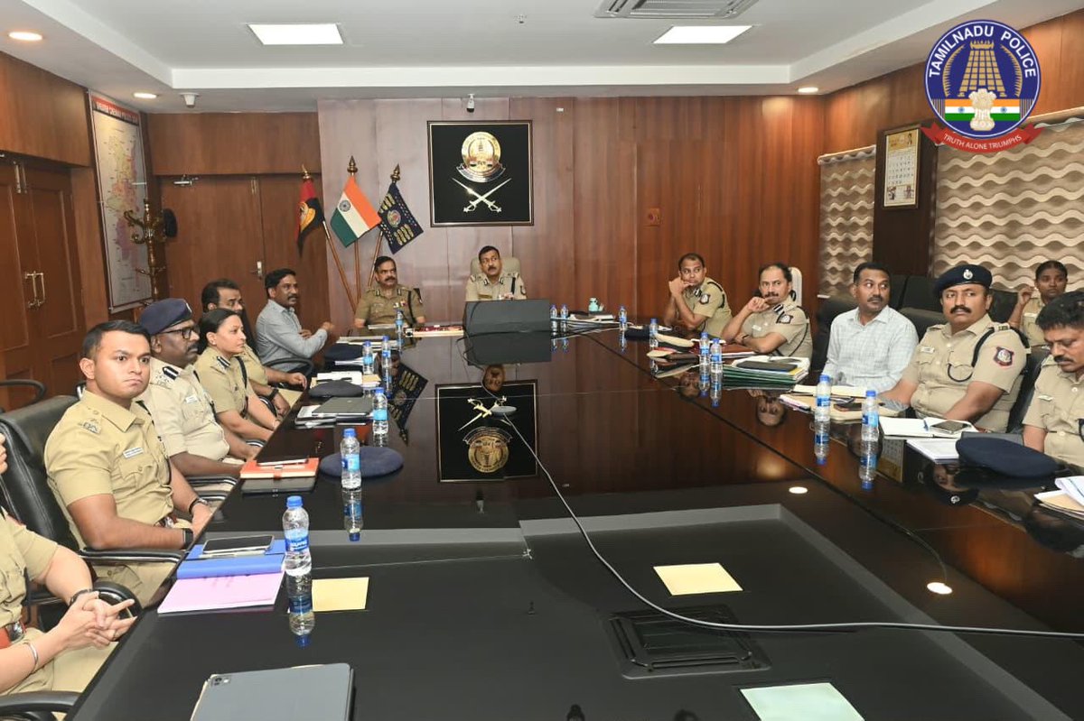 tnpoliceoffl's tweet photo. காவல்துறை தலைமை இயக்குநர் / படைத்தலைவர் முனைவர் மகேஷ் குமார் அகர்வால், IPS அவர்கள் இன்று (12.09.2026) பெருநகர சென்னை காவல் ஆணையர் அலுவலகத்திற்கு வருகை தந்தார். 

அப்போது, பெருநகர சென்னை காவல் ஆணையர் திரு. அமல்ராஜ் மற்றும் காவல்துறை உயர் அதிகாரிகளுடன், பெருநகர சென்னை காவல்துறையின் பல்வேறு காவல் பணிகள் மற்றும் மேற்கொள்ளப்பட்டு வரும் காவல் நடவடிக்கைகள் மற்றும் முன்முயற்சிகள் குறித்து கலந்துரையாடினார்.  

The Director General of Police / Head of Police Force, Dr. Mahesh Kumar Aggarwal, IPS, visited the Commissioner’s Office, Greater Chennai Police, today (12.09.2026):  

He had discussion with Thiru Amalraj Commissioner of Police and other officers on various aspects of policing and initiatives taken by Greater Chennai Police.