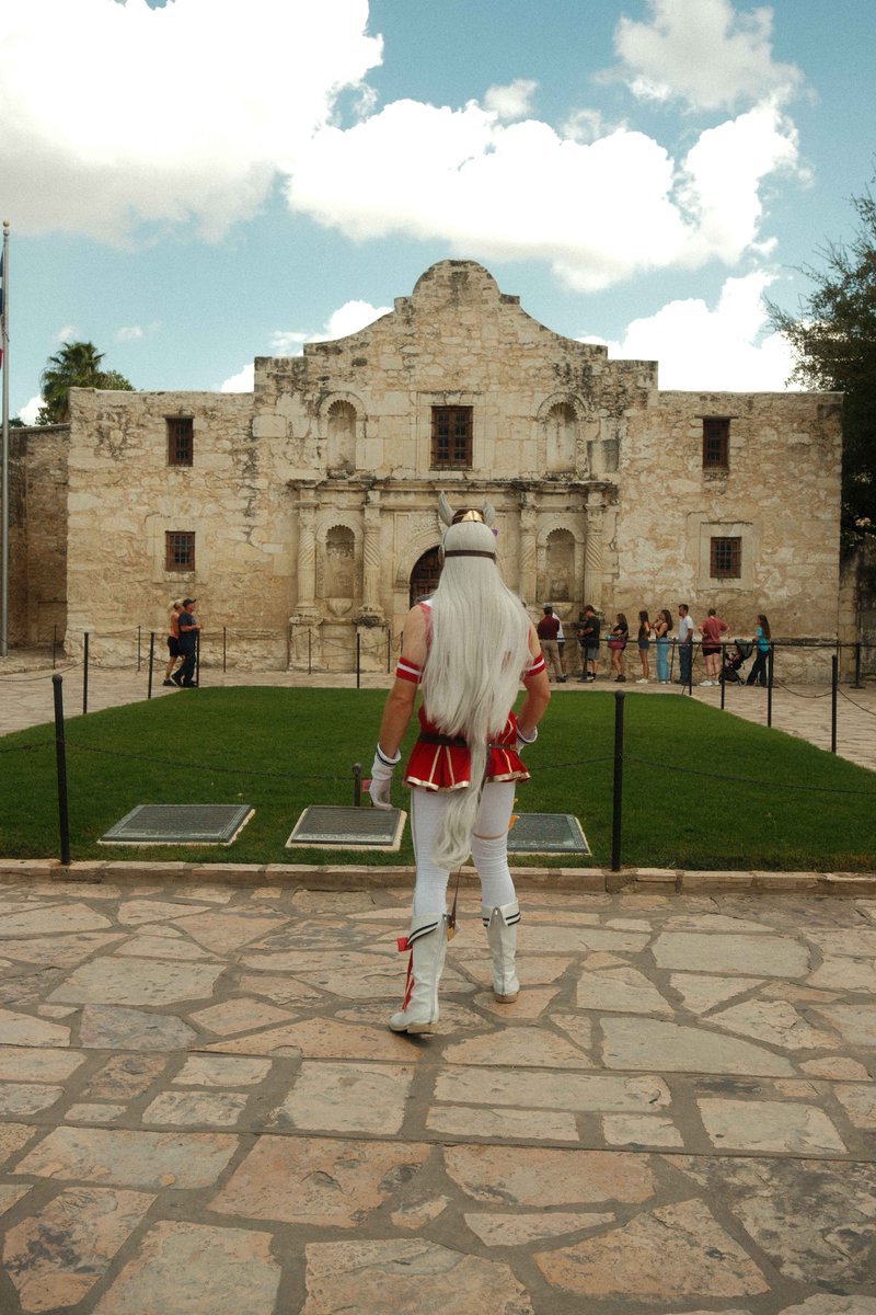 juliusqueezer's tweet photo. If I was there, the Alamo would have gone down differently https://t.co/oGIr2tgdaS