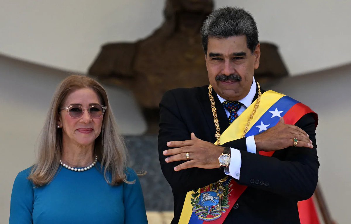 CoralTeresa's tweet photo. 🚨🇻🇪🇺🇲 Mantener procesados al presidente Nicolás Maduro y a Cilia Flores solo alarga un callejón sin salida geopolítico. Si hay verdadera visión de Estado en Washington, la liberación inmediata es el único camino lógico hacia la paz. 🌍⚖️ https://t.co/M7ap9gdRqP