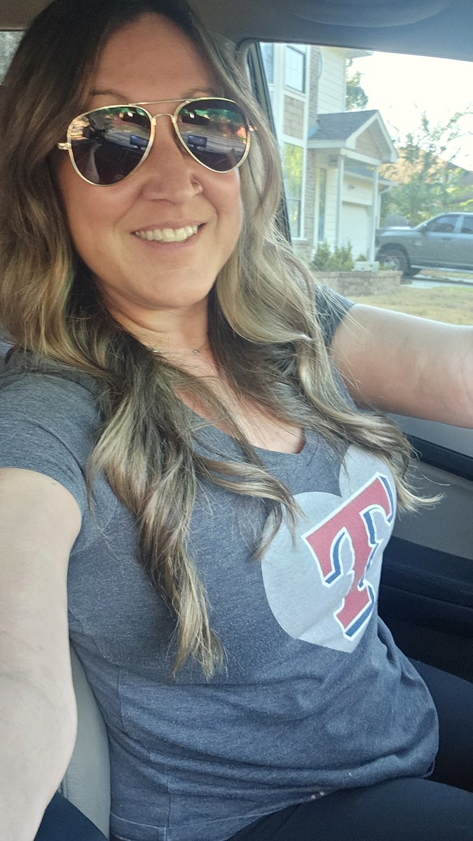 nessaTX's tweet photo. Hair days are the best days! Y'all have a great weekend 🫶 https://t.co/7APzNAnElA