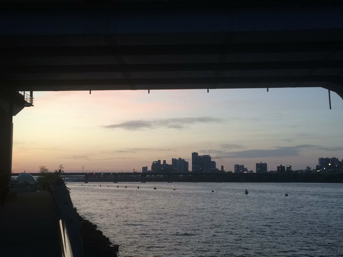 reukk_e's tweet photo. 한강
근데이제5월에다녀왔던 https://t.co/mesmknF8rq