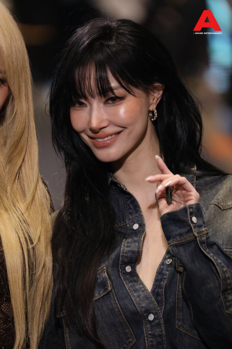 around_ent's tweet photo. “จิงจิง ยู” ร่วมเดินพรมในงาน ‘Mchoice &amp; Mint Awards 2026’

JANJINGJING WITH MCMA26 
#MchoiceMintAwards2026xJJJ
#JanJingjing #แจนจิงจิง #jingjingyu
#MchoiceMintAwards2026
#MintAwards2026 https://t.co/TOUFJCK1ur