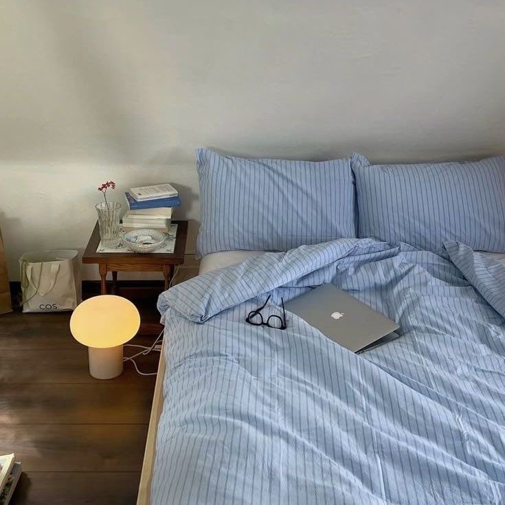 GntlemansGeek's tweet photo. Your desk and bedroom should serve different purposes when possible. https://t.co/SBxwP2Tsxt