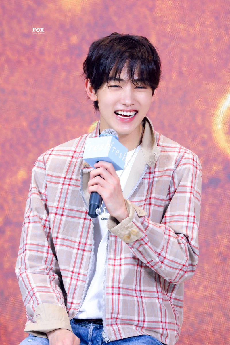 bestyybluee's tweet photo. ยิ้มตาหยีเยยยน่ารักจัง🥺🥺 https://t.co/F2AUomHguG