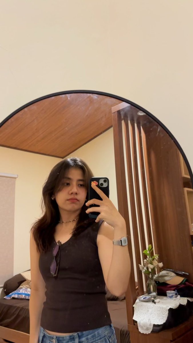 dmble11's tweet photo. [QUEER FRIENDSHIP APPLICATION]  
name: en  
age: 22🐻  
occupation: baristaasss 
zodiac: sagg dec
height: 160 👀👀
hobby: Artsss 🎨🖼️🖼️🖼️
fun fact: looks quite outside crazy inside hahaaa https://t.co/YySXMvkKIf