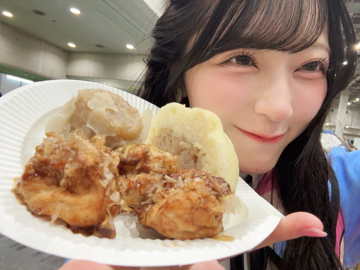 airi_sato0624's tweet photo. #AKBが好きish 大阪全国握手会
ありがとうございました！🐙

ステージもグループ握手会も全握ならではの雰囲気でとても楽しかったし、
握手会では勇気をだして初めて会いに
来てくださったり、深くお話しできたりと本当に私にとっても大切な時間だなって改めて思いました🥺

明日も会えるのすごすぎー！
来てくださる方よろしくお願いします🫶🏻