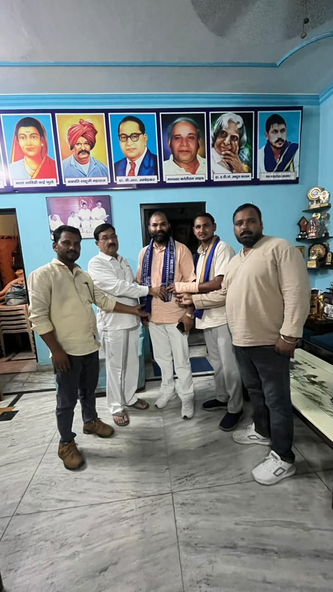 priyanshu__63's tweet photo. बड़ी खबर 🚨

लोकप्रिय बसपा नेता उपकार बावरा @AzadSamajParty में शामिल हुए। प्रदेश अध्यक्ष सुनील कुमार चित्तौड़ के नेतृत्व में पार्टी का दामन थामा 

यह शुरूआत है, धीरे-धीरे सभी अपने वैचारिक घर में वापसी करेंगे....!! https://t.co/OsKU1tB4K9