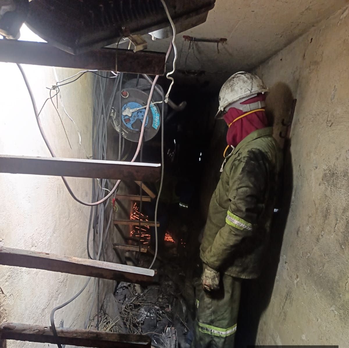 CityPowerJhb's tweet photo. #InnerCityOutage #CityPowerUpdates 

Central Substation: City Power continues with restoration efforts at the Central Substation.

As communicated this morning, supply was partially restored yesterday, 11 September, via Feederboard 1A which supplies Marshalltown East Street, West Street and Commissioner Street distributors.

Technical teams remain on site. Debris removal and removal of damaged cables are underway, with testing of remaining equipment continuing in preparation for full restoration.

Work continues and a further update will be communicated once testing is complete.

In the event of power disruption, customers will be updated on the Inner-City SDC WhatsApp channel:
https://t.co/2oCuOpWrDO as well as on social media
@CityPowerJhb. 

For isolated individual calls and any other electricity-related queries, customers are
advised to log calls on https://t.co/IJC4ePTaAo or call 011 490 7484. ^MJ