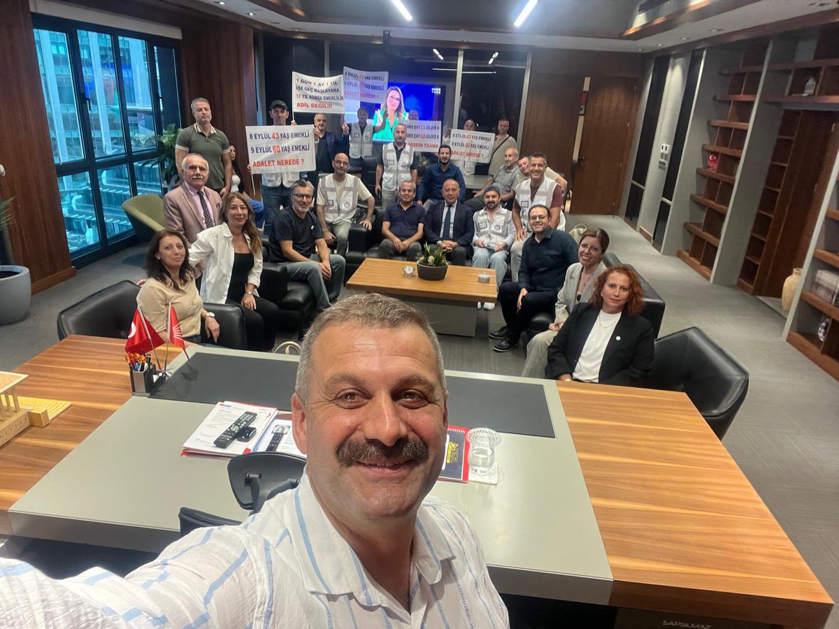 mihribanugurluu's tweet photo. Bugün ortaya çıkan bu güzel buluşmanın arkasında büyük bir emek, özveri dostluk ve samimiyet var.

Emeğinize, yüreğinize ve güzel ev sahipliğinize sağlık. Çok güzel bir organizasyondu iyi ki varsınız Muhammet Recep Bey. 

Bu mücadele, sizin gibi gönülden emek veren güzel insanların omuzlarında büyüyor. ❤️

Çok teşekkür ederim. İyi ki yolumuz kesişmiş.

@herkesicinCHP
@kilicdarogluk
@gurseltekin34
@MArifGenc71
@EmadDernegi
#KademeyeCevapVerin
#KademeİçinLoading