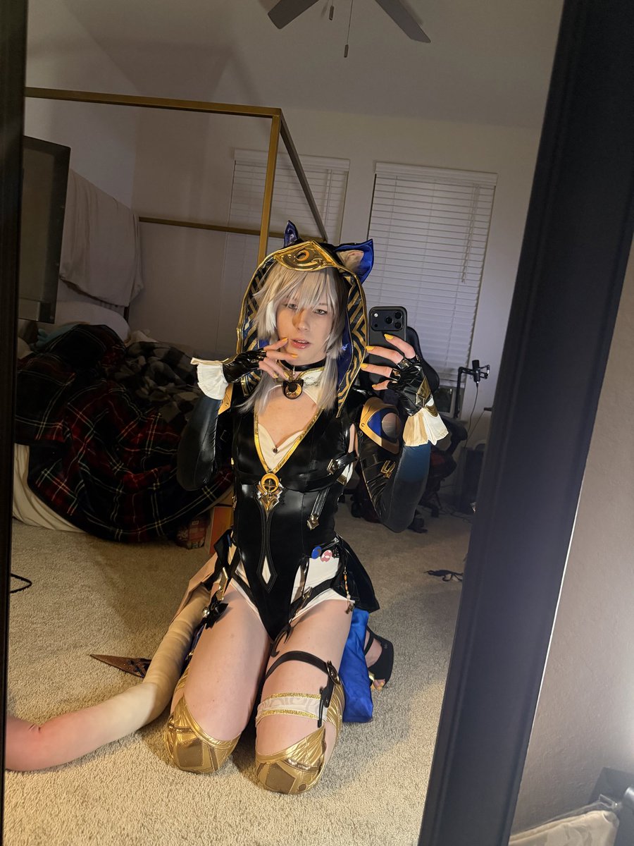 weirdrandomguy5's tweet photo. cipher cosplay #femboy #honkaistarrail https://t.co/PCRMvUQj0k