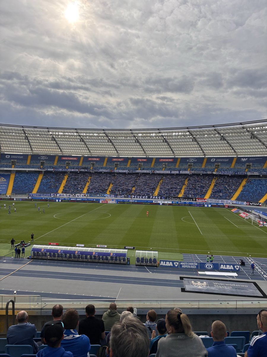 PancerMarcin's tweet photo. #RCHPOD kolejny mecz zaliczony w tym sezonie. Ruch i Podbeskidzie wspierane przez Radzionkow z dobrym dopingiem. https://t.co/dumlKuFD2D