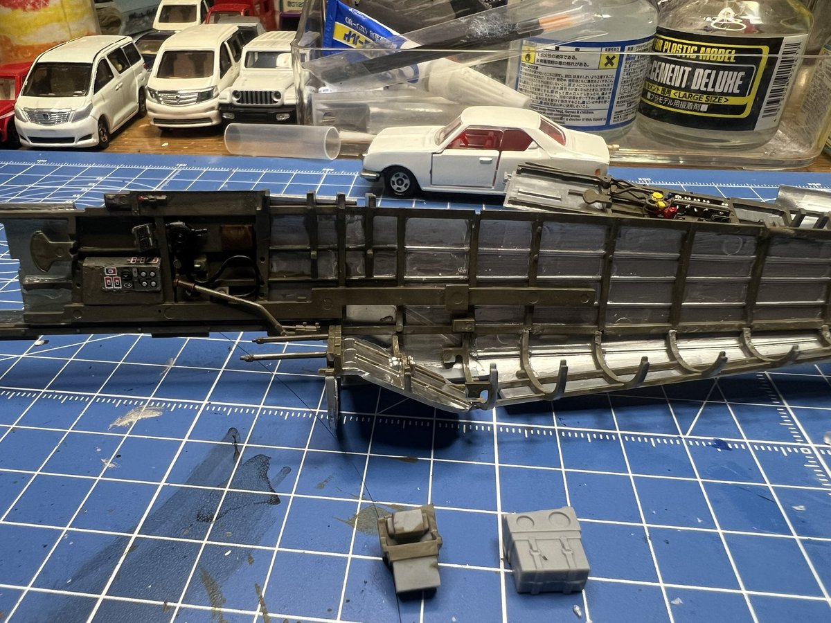 okudacp's tweet photo. #造形村　1/32 川崎　#五式戦　を作る。その１９　胴体フレーム編 https://t.co/dKNkTiJ8uv 

胴体右側後方下部のフレームを接着しました。

#造形村
#ZOUKEIMURA
#TONY
#プラモ
#五式戦
#五式戦闘機
#プラモデル
#川崎
#飛燕
#筆塗り
#水性カラー
#ファレホ
#モデルアート https://t.co/yHoF2aFrUl