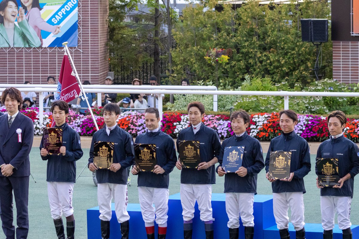 __tpuma's tweet photo. 2026.08.23
WASJ表彰式

2枚目はムギュッてなってる松山弘平騎手(´・_・`) https://t.co/6k4hCWtV6t