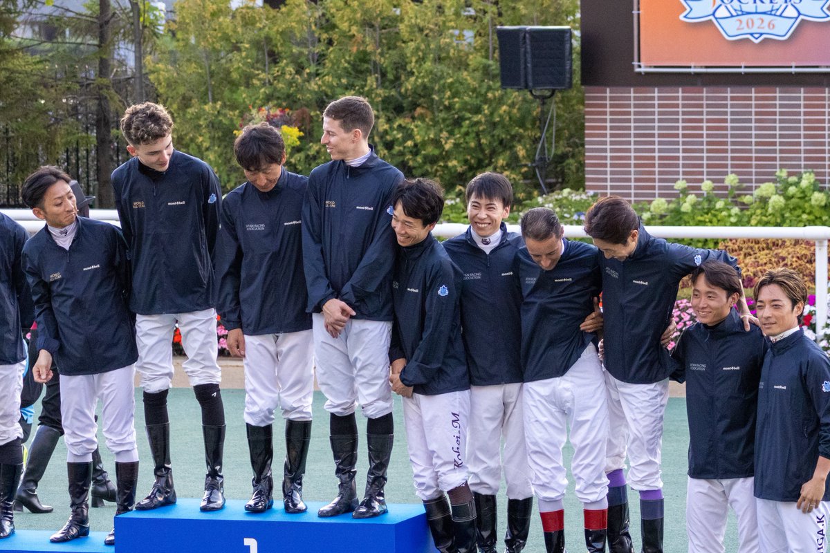 __tpuma's tweet photo. 2026.08.23
WASJ表彰式

2枚目はムギュッてなってる松山弘平騎手(´・_・`) https://t.co/6k4hCWtV6t