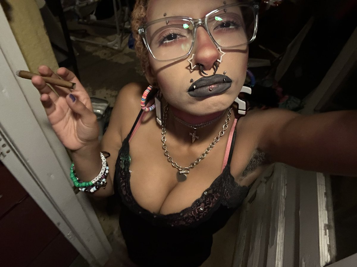 fell__1's tweet photo. my night out look https://t.co/igbjfJvMGs