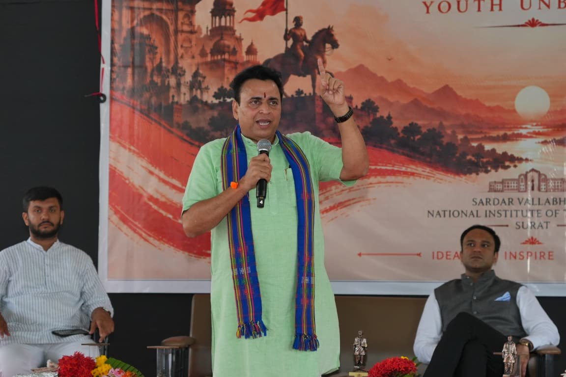Sunil_Deodhar's tweet photo. The true strength of a nation lies in the potential of its youth. Stay away from any form of addiction and commit to a drug-free life—only a healthy, focused, and 'Nasha Mukt' youth can drive India’s innovation and nation-building."
Addressed the dynamic students at the 'Power Paradox: Youth Unbound' conclave organized by Think India × SVNIT Surat