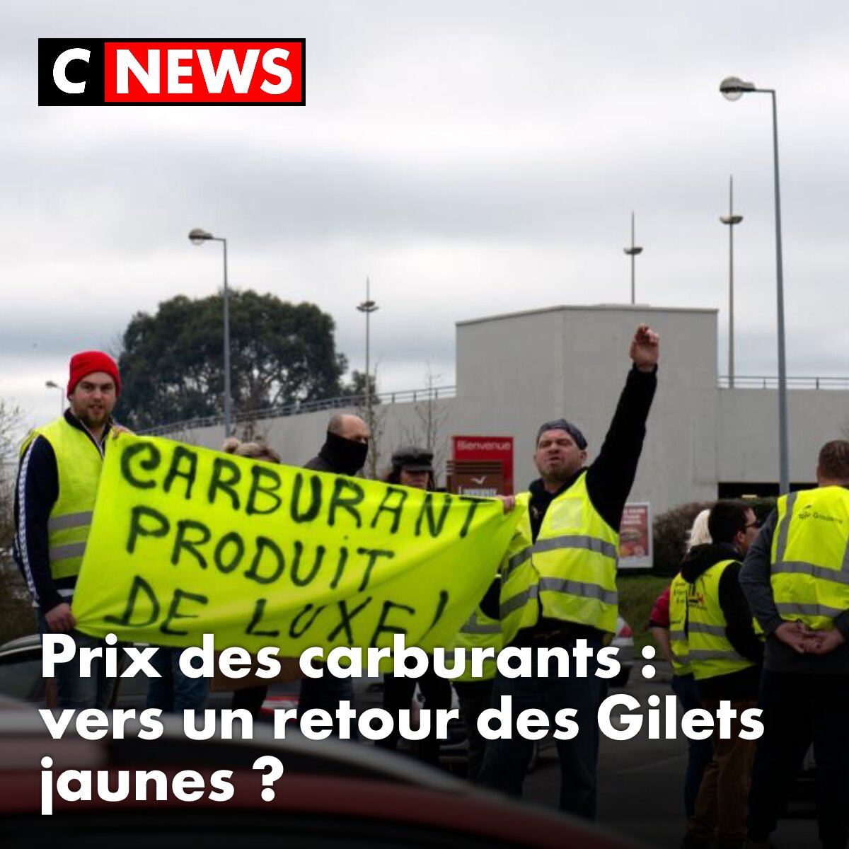 CNEWS's tweet photo. Le prix des carburants pourrait atteindre 2,50 euros le litre. ➡️ https://t.co/MTr7f9nYuw https://t.co/rxkjc6qyWS