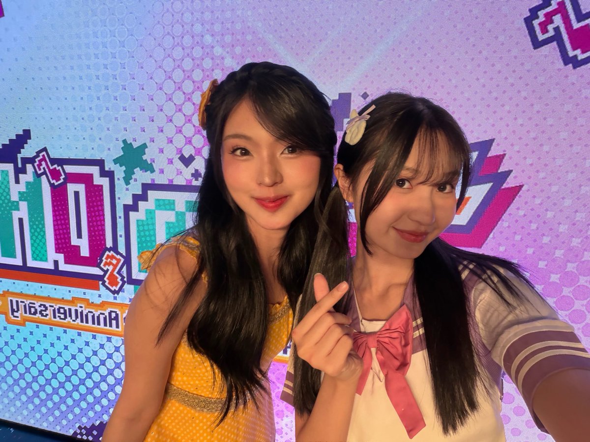 M_MikaelaJKT48's tweet photo. mika diomelin sm mamah?? hahaha mungkeennn 🤪 https://t.co/4909xoPFtw