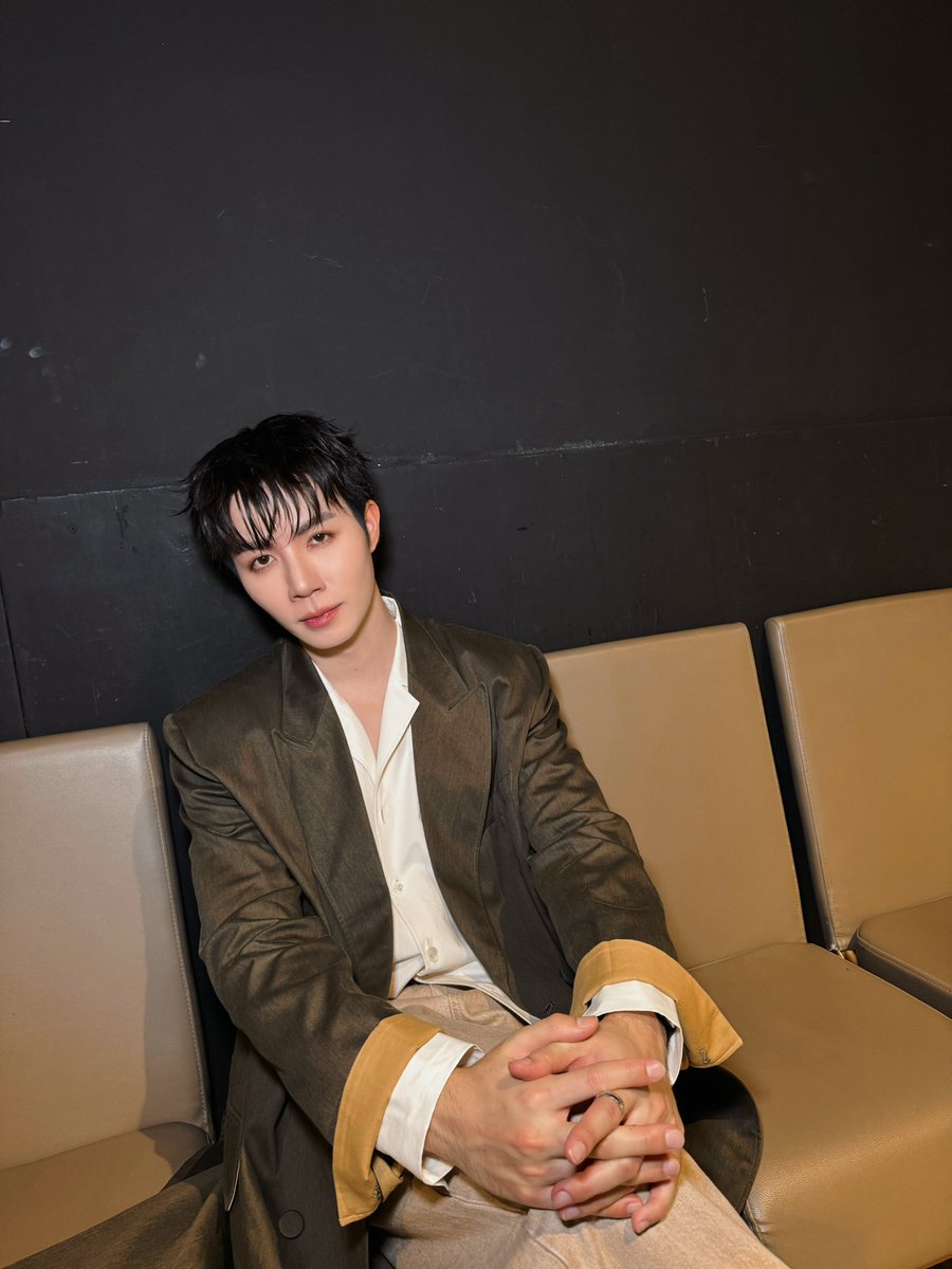 iLeang21's tweet photo. หล่อ แบบไม่รู้จะสรรหาคำไหนแล้วพ่อเอ้ยยยย

ZEENUNEW AT MINT AWARDS
#ซีนุนิวไปเอ็มชอยซ์
#MchoiceMintAwards2026 https://t.co/tLsVJWU0PQ