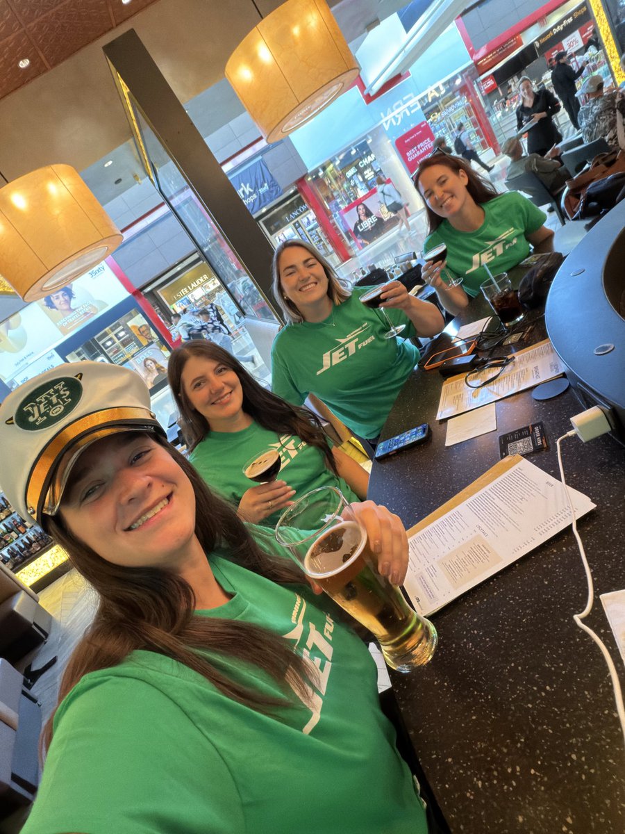 Breezy611_'s tweet photo. Running on Jet Fuel ready to go!! @nyjets @JCaporoso @Willpa11 https://t.co/uuENtZG3ha