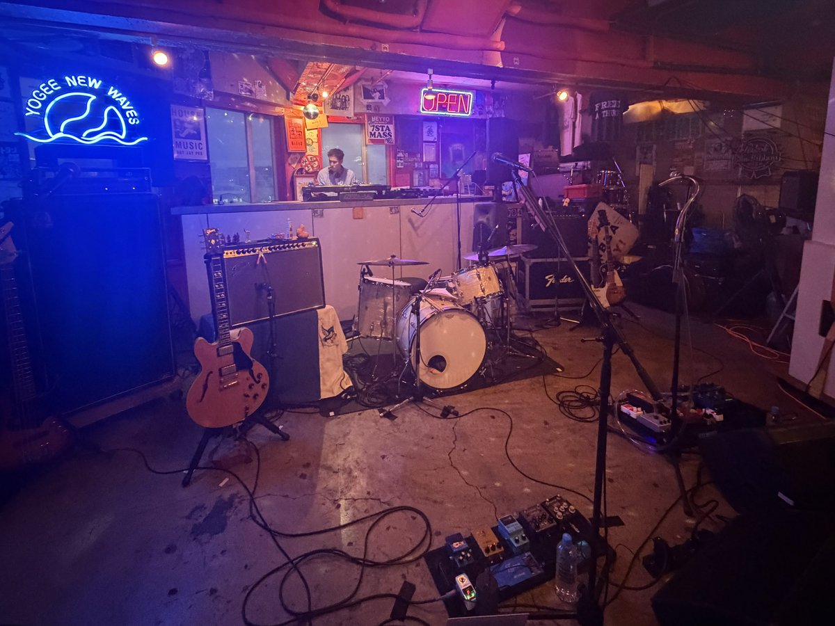 ek_126's tweet photo. ｱｸｾﾙ全開ﾌﾙ発進、前方確認必要無し
思いのまま楽しめ🌊

あんな顔してる角舘さん久々に見た
刺激が足りない日々に突如として現れた無敵空間

久々にあんなに声を張りあんなに飛び跳ね
若かりし頃を思い出す様な光景。
あの場にいたみんな一生忘れられない
忘させてくれない日になったと思う。 https://t.co/z9g42zAIkU