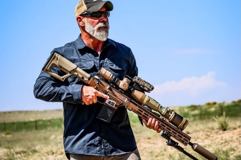 jmscaronte's tweet photo. El señor Chris Costa,durante años la imagen de Magpul. https://t.co/i1LOBr6Hmf