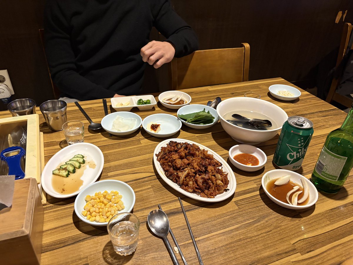 HvvvvYYuuu's tweet photo. 남자두리....#부산 #맘눌 https://t.co/l80ORTM3k8